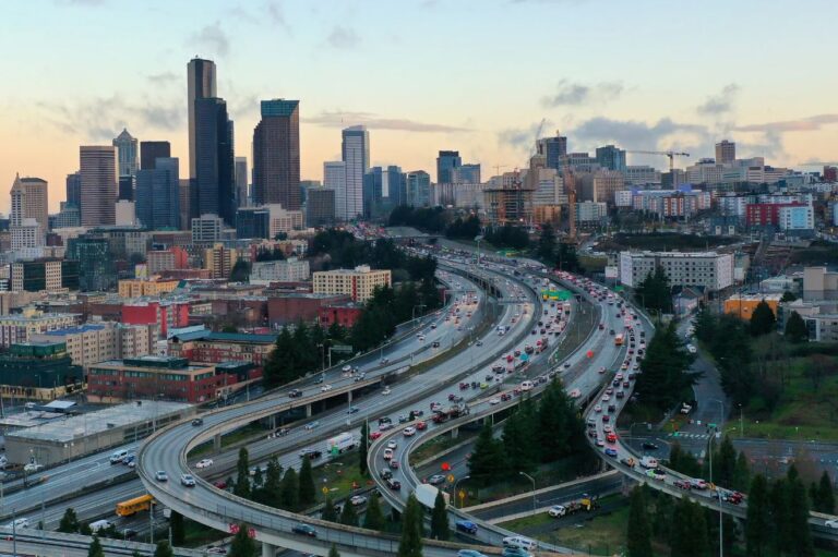Highway traffic going into downtown Seattle