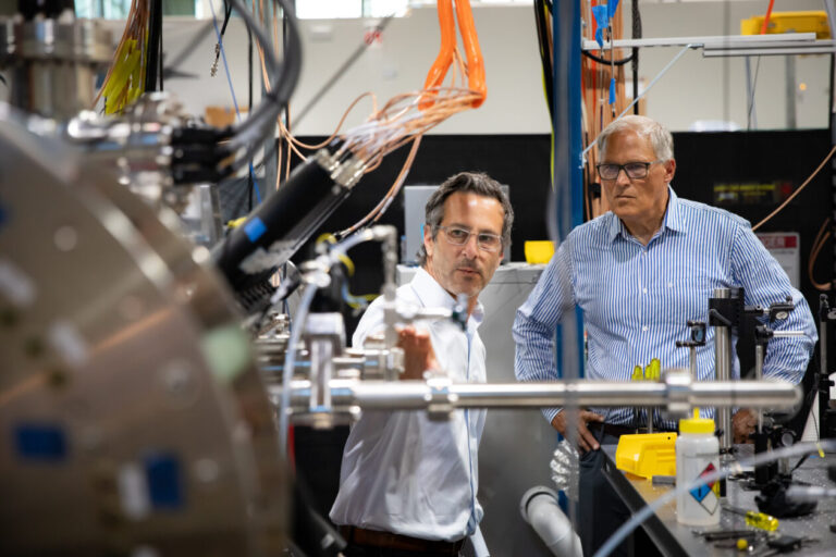 Gov. Inslee at Zap Energy facility with Ben Levitt, vice president of research and development at Zap Energy